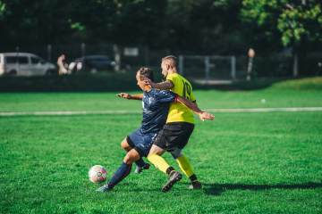 段永平重仓泡泡玛特后与创始人线下同框观赛世界杯（配图示意）